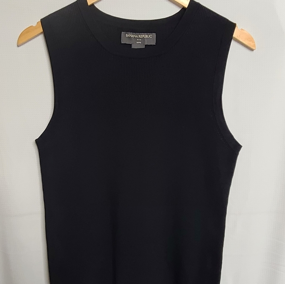 Banana Republic Woman's Silk Blend Petite Black Sweater Vest - Picture 2 of 5